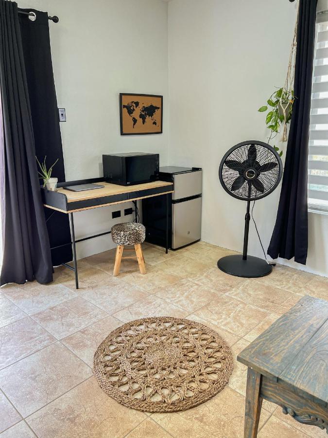 Lama Y Solo Unique Private Room Walking Distance To The Beach パームビーチ エクステリア 写真