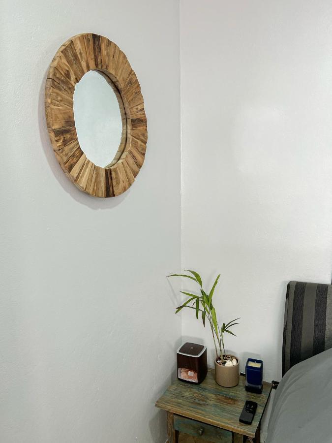 Lama Y Solo Unique Private Room Walking Distance To The Beach パームビーチ エクステリア 写真